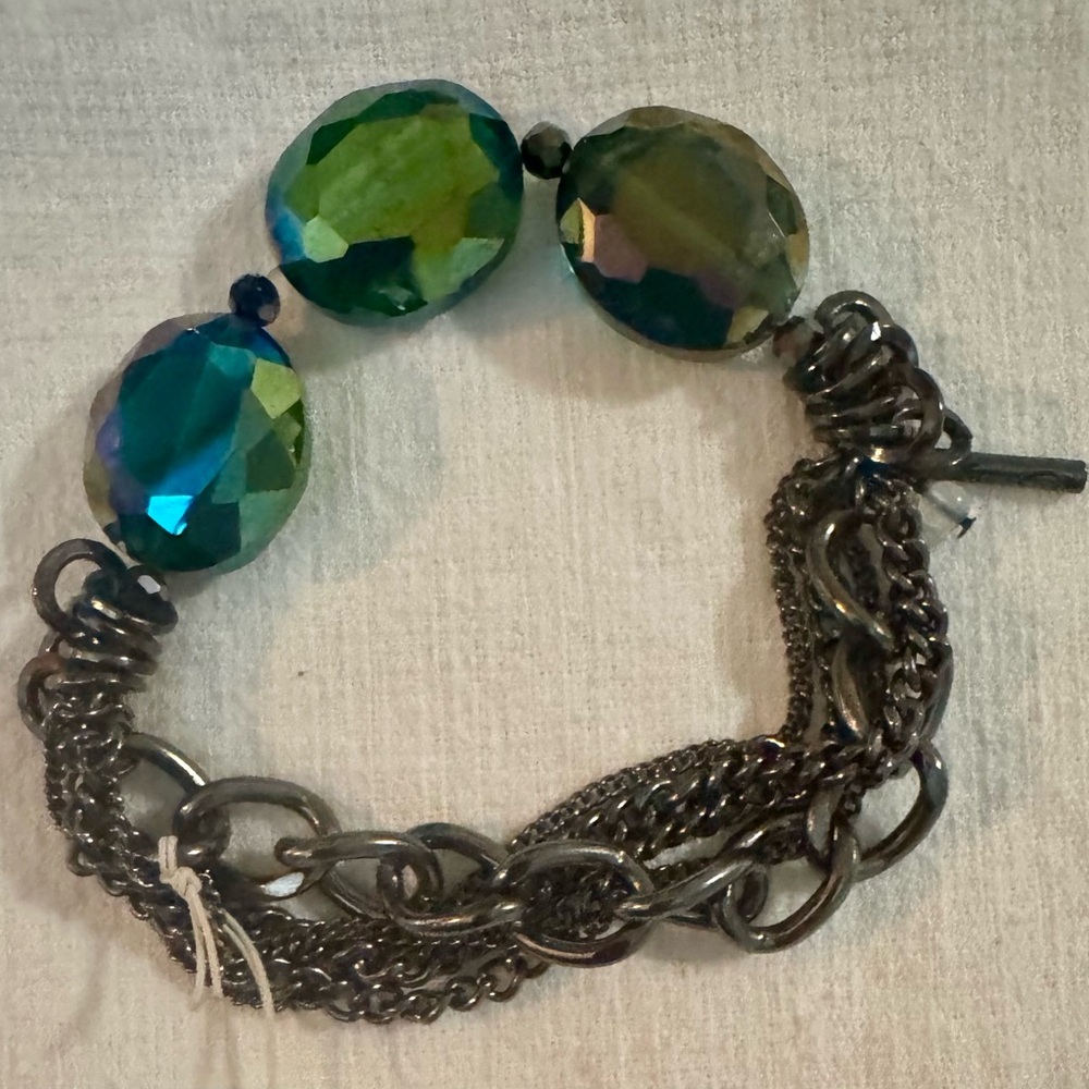 NWT Kenneth Cole Elegant Green and Silver Bracelet‼️